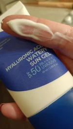 Isntree Hyaluronic Acid Watery Sun Gel 50ml - Image 5