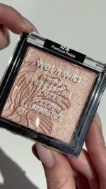 WetnWild Megaglo Highlighter Powder - Image 4